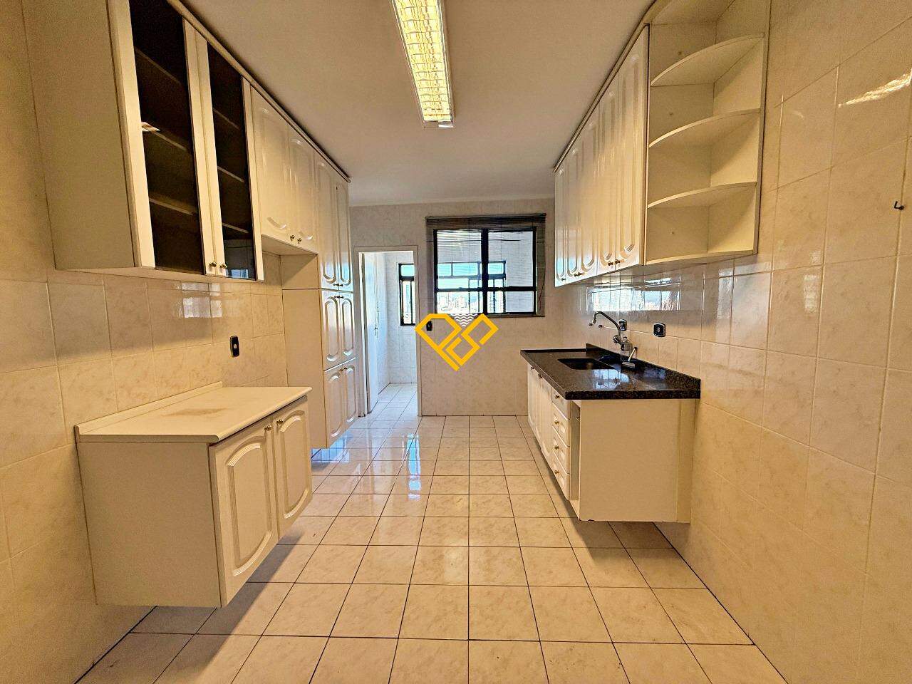 Apartamento à venda no Ponta da Praia: Cozinha