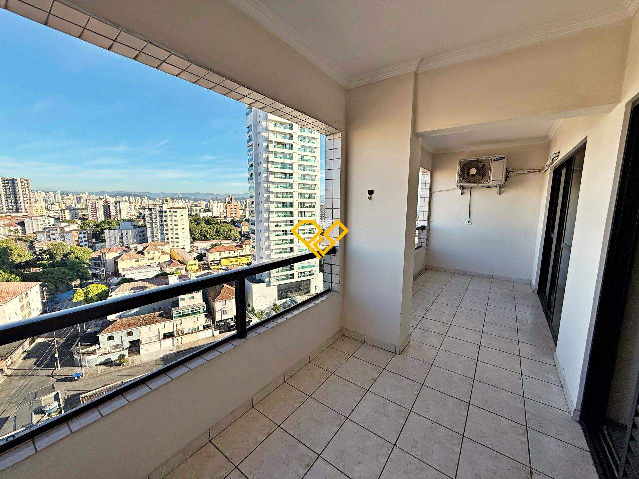 Apartamento à venda no Ponta da Praia: Varanda
