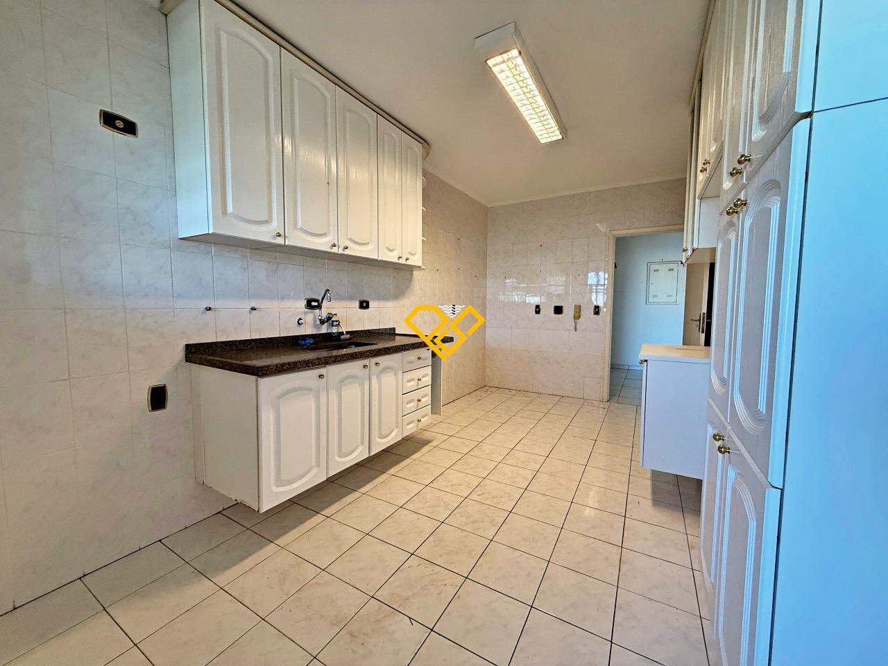 Apartamento à venda no Ponta da Praia: Cozinha