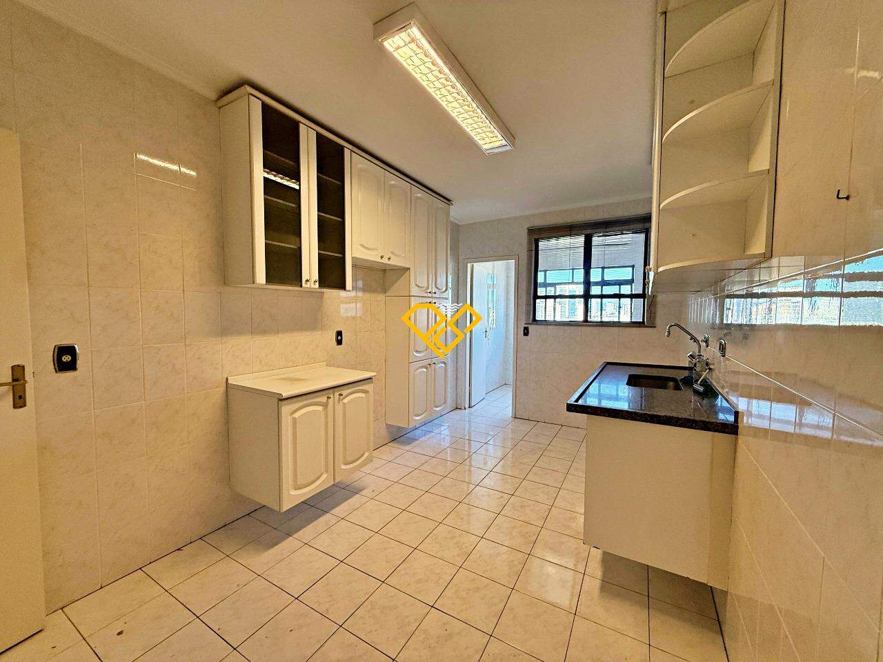 Apartamento à venda no Ponta da Praia: 