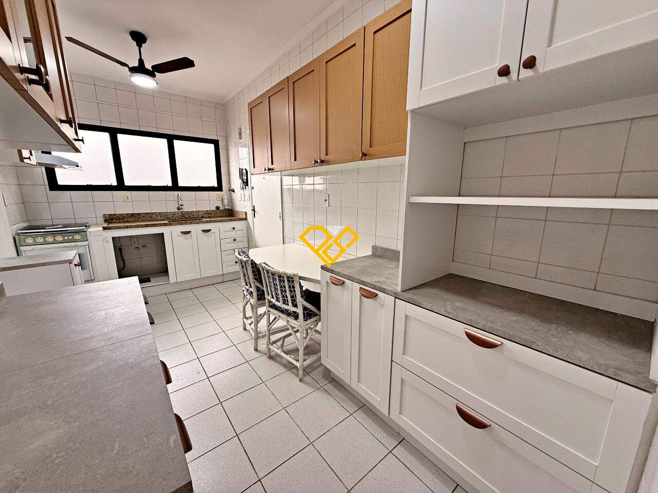 Apartamento à venda no Embaré: Cozinha