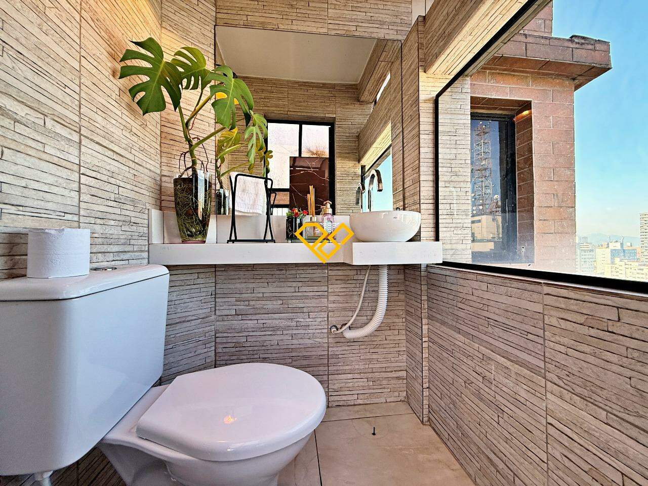 Cobertura à venda no Vila Mathias: Lavabo