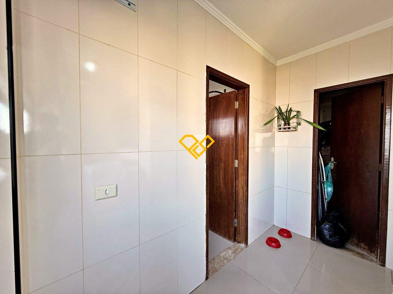 Cobertura à venda no Vila Mathias: Área de serviço