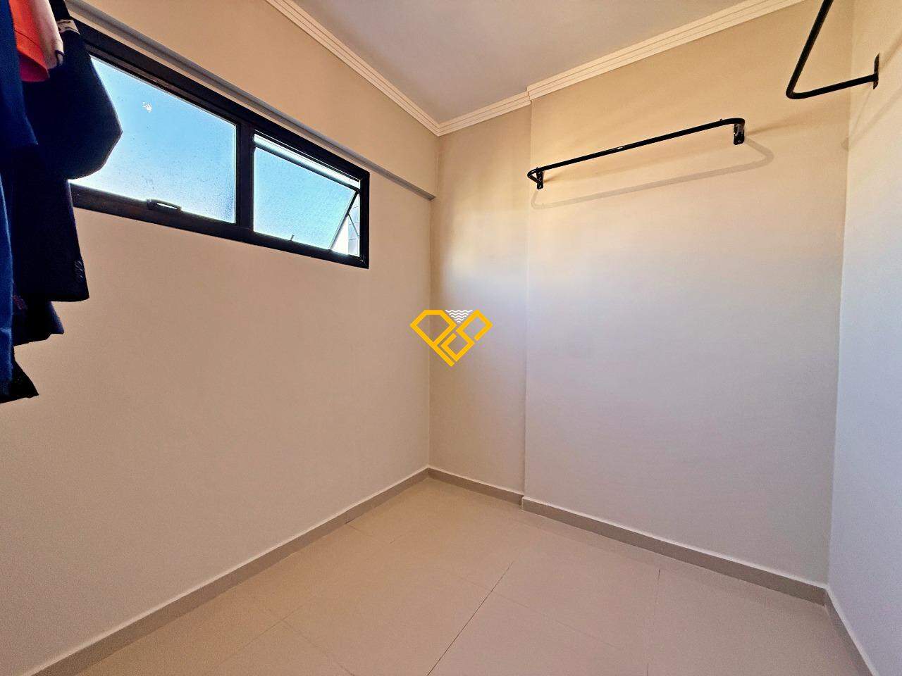 Cobertura à venda no Vila Mathias: Dependência