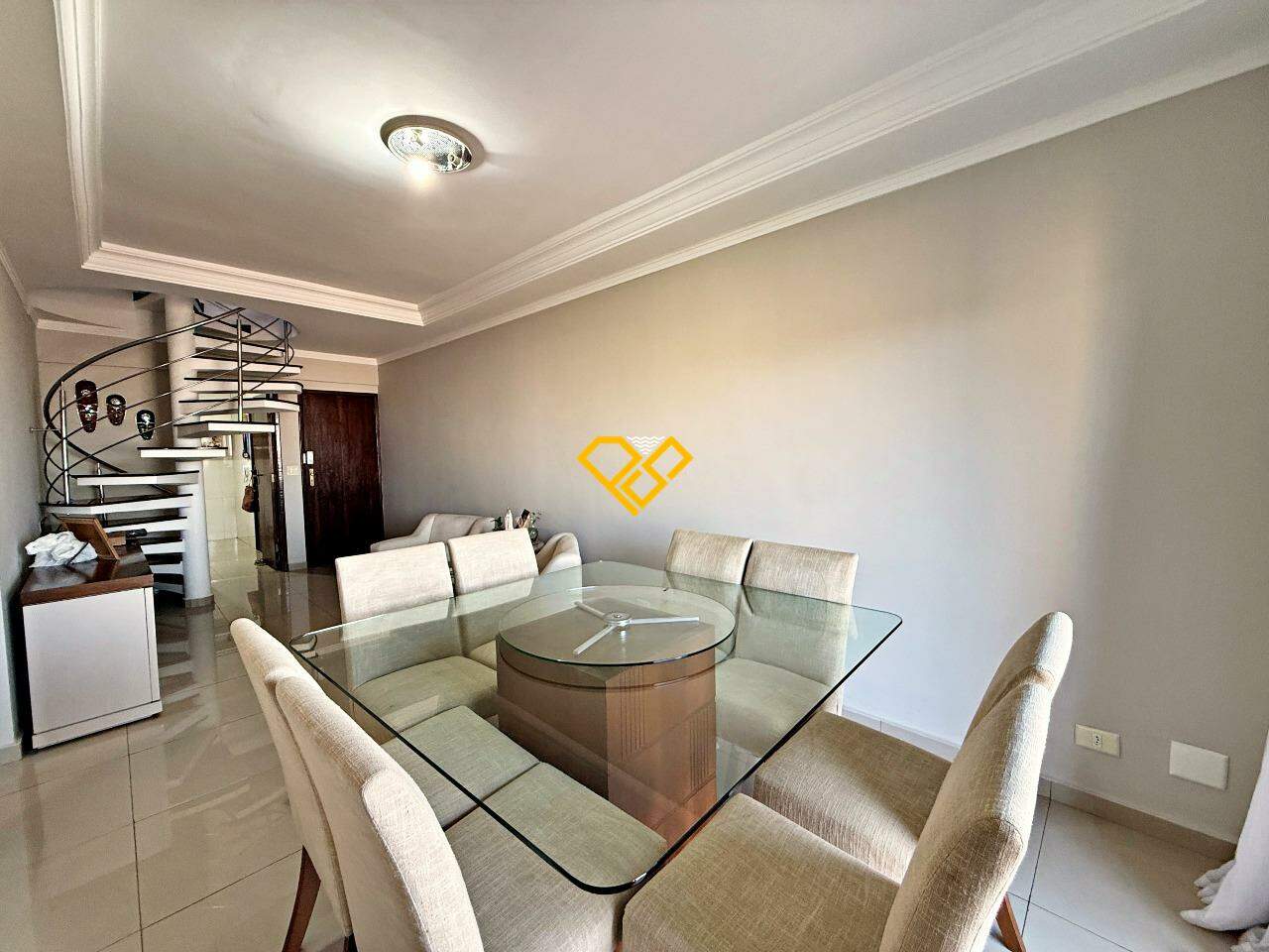 Cobertura à venda no Vila Mathias: Sala 1° andar