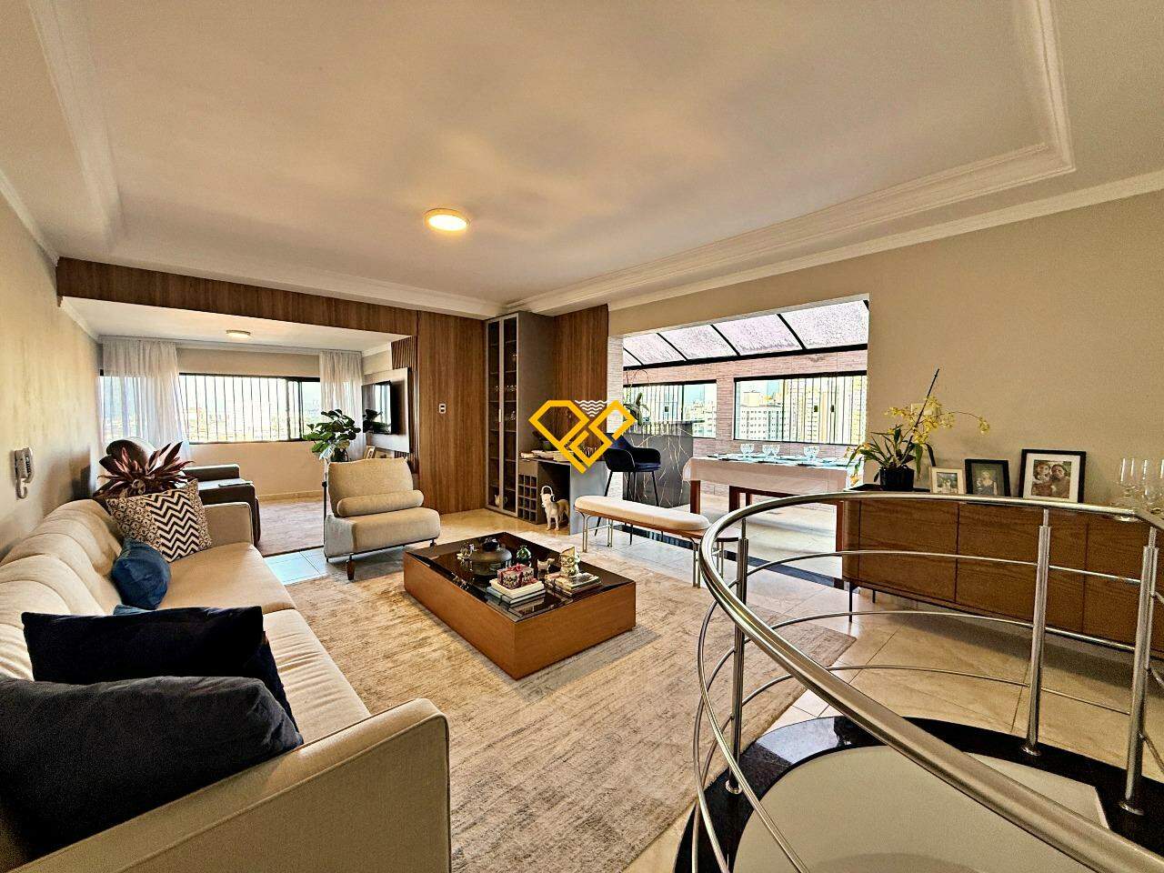 Cobertura à venda no Vila Mathias: Sala 2° andar