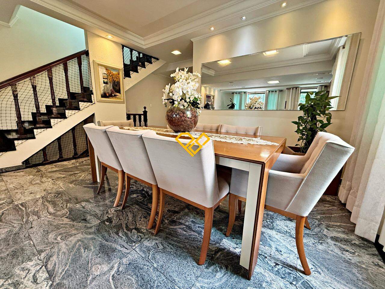 Sobreposta Alta à venda no Boqueirão: Sala 1° piso