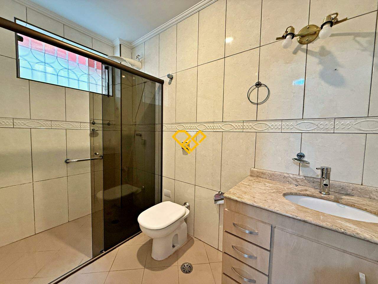 Sobreposta Baixa à venda no Boqueirão: Wc suíte 2