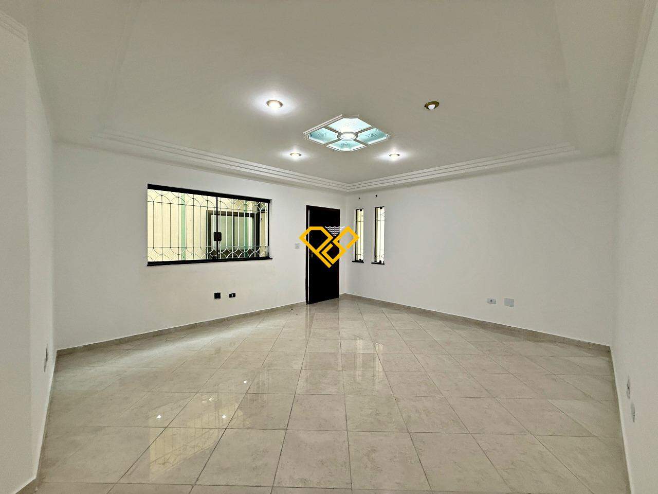Sobreposta Baixa à venda no Boqueirão: Sala