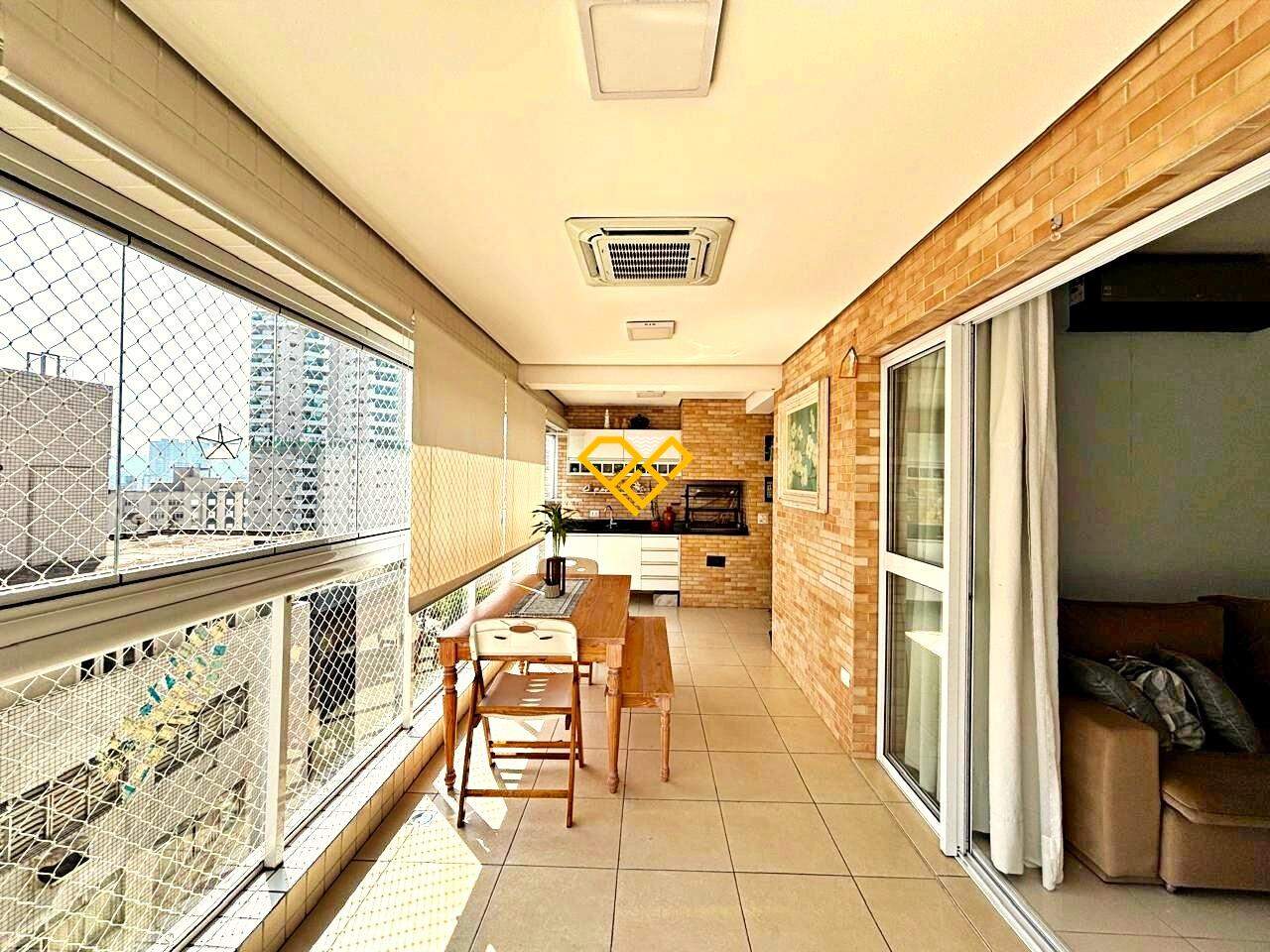 Apartamento à venda no Gonzaga: Varanda com churrasqueira