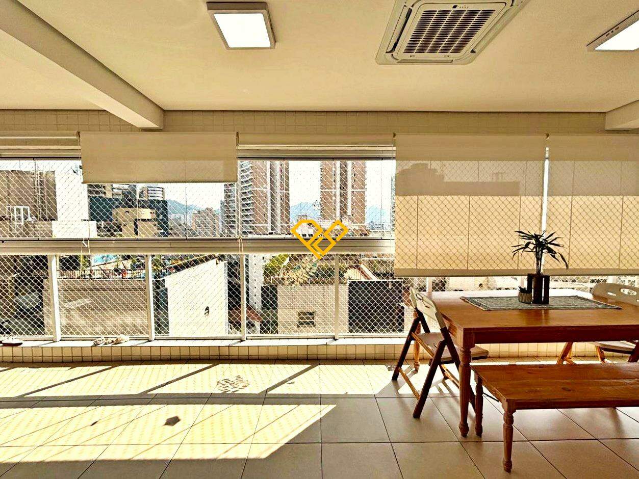 Apartamento à venda no Gonzaga: Varanda com churrasqueira