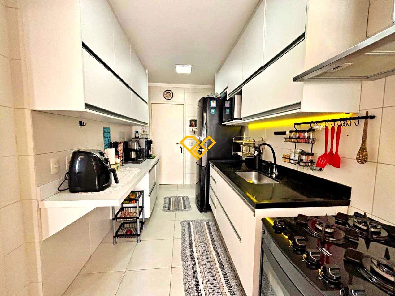 Apartamento à venda no Gonzaga: Cozinha