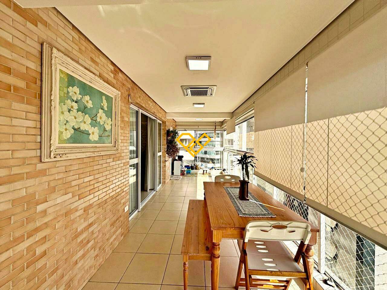 Apartamento à venda no Gonzaga: Varanda com churrasqueira