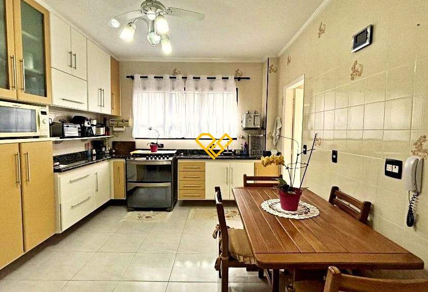 Cobertura à venda no Ponta da Praia: Cozinha