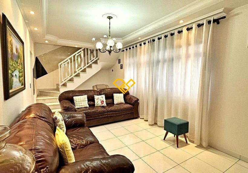 Cobertura à venda no Ponta da Praia: Sala 1° andar