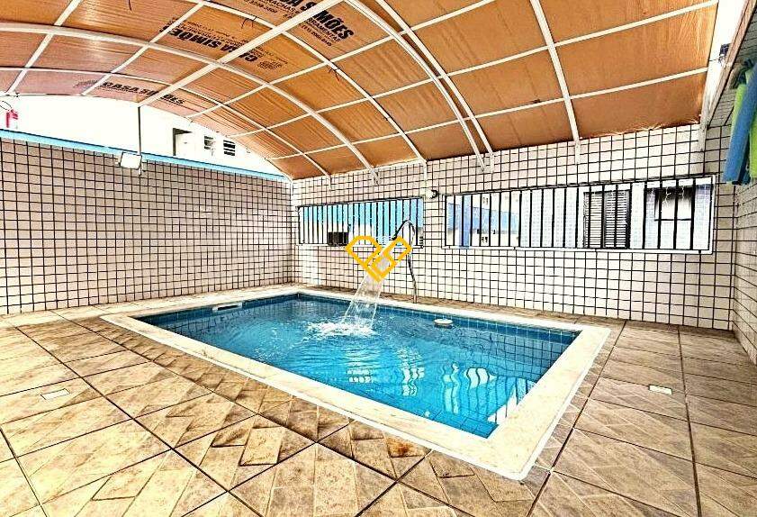 Cobertura à venda no Ponta da Praia: Piscina
