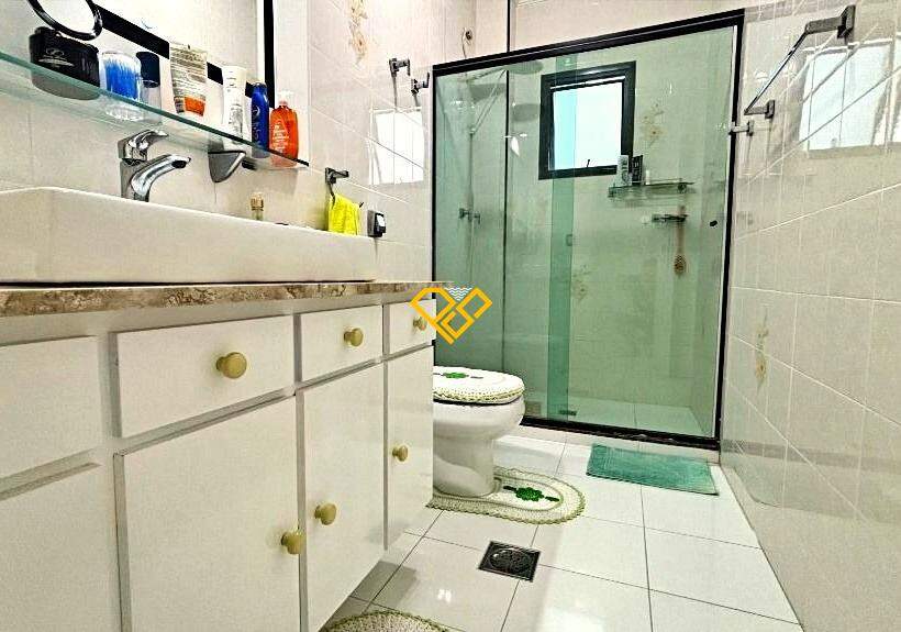 Cobertura à venda no Ponta da Praia: Wc social