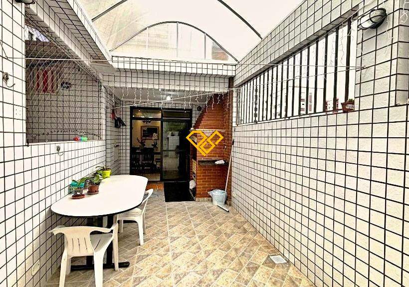 Cobertura à venda no Ponta da Praia: Área gourmet com churrasqueira
