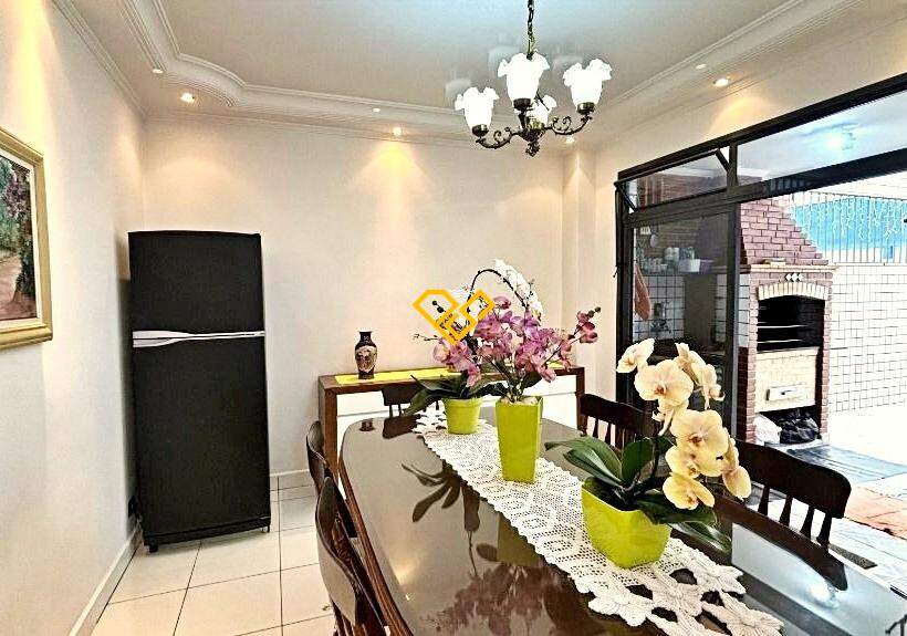 Cobertura à venda no Ponta da Praia: Sala 2° andar