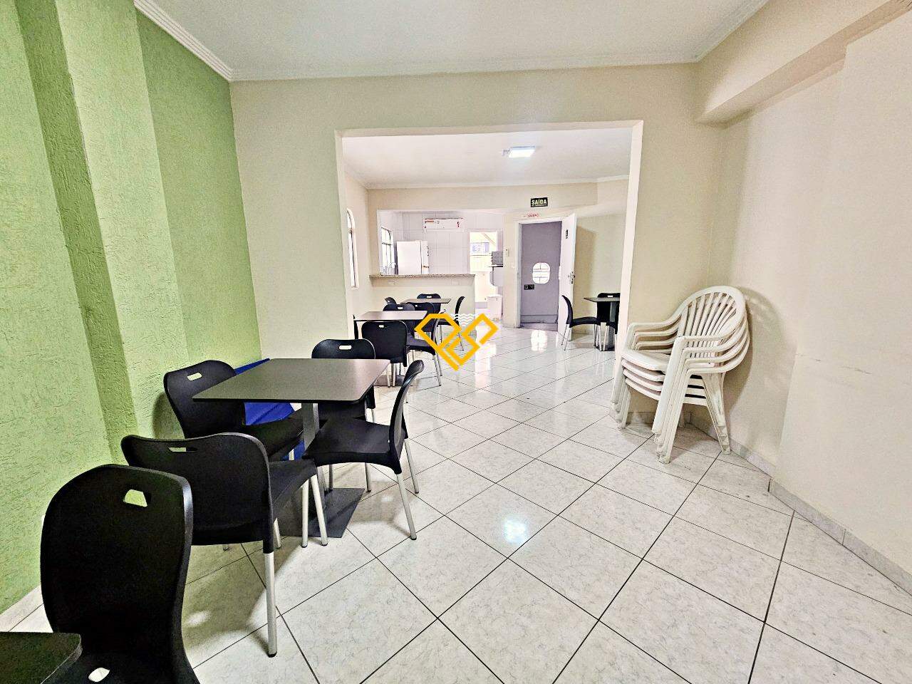 Apartamento para aluguel no Ponta da Praia: Lazer - salão de festas