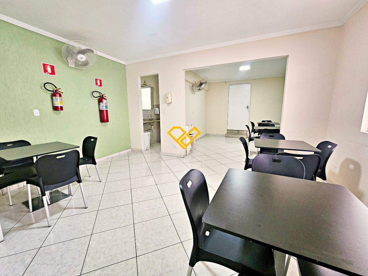 Apartamento para aluguel no Ponta da Praia: Lazer - salão de festas