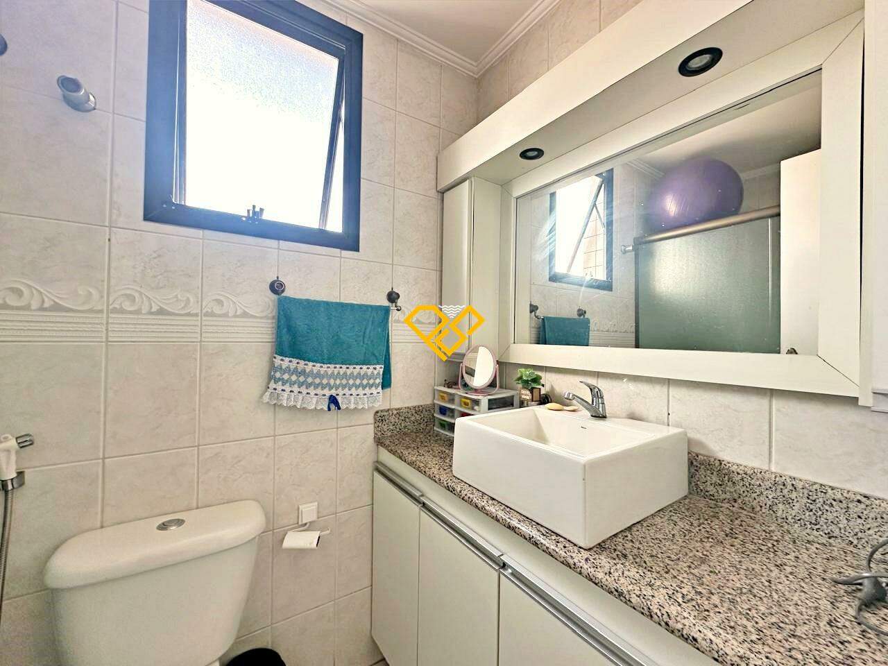 Apartamento à venda no Embaré: Wc social