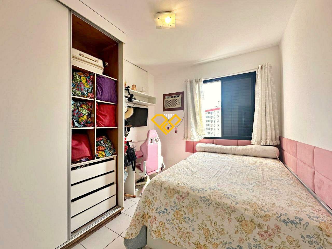 Apartamento à venda no Embaré: Dormitório 2