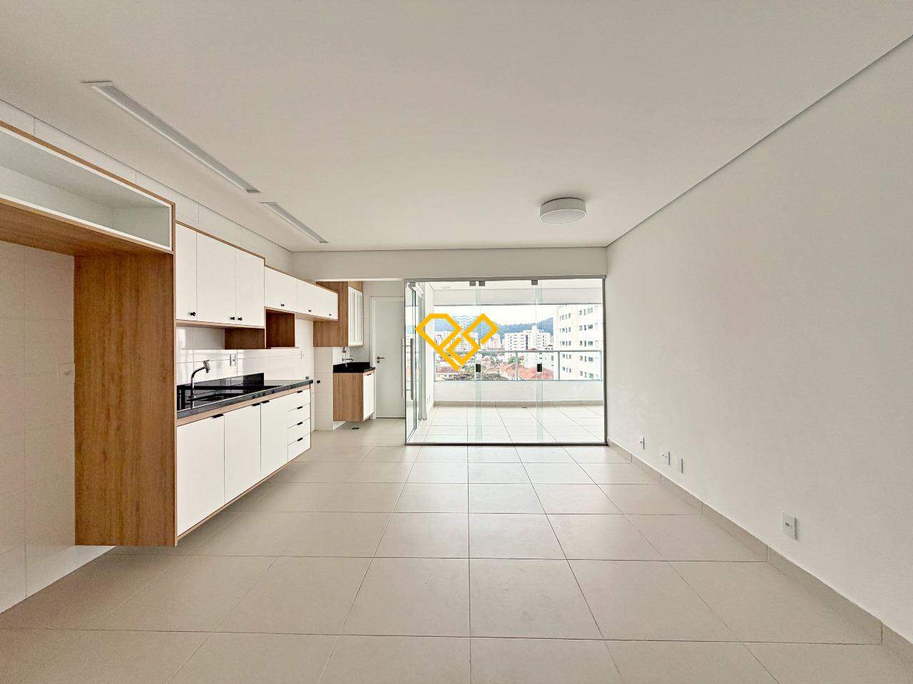 Apartamento para aluguel no Campo Grande: Sala e cozinha integrada