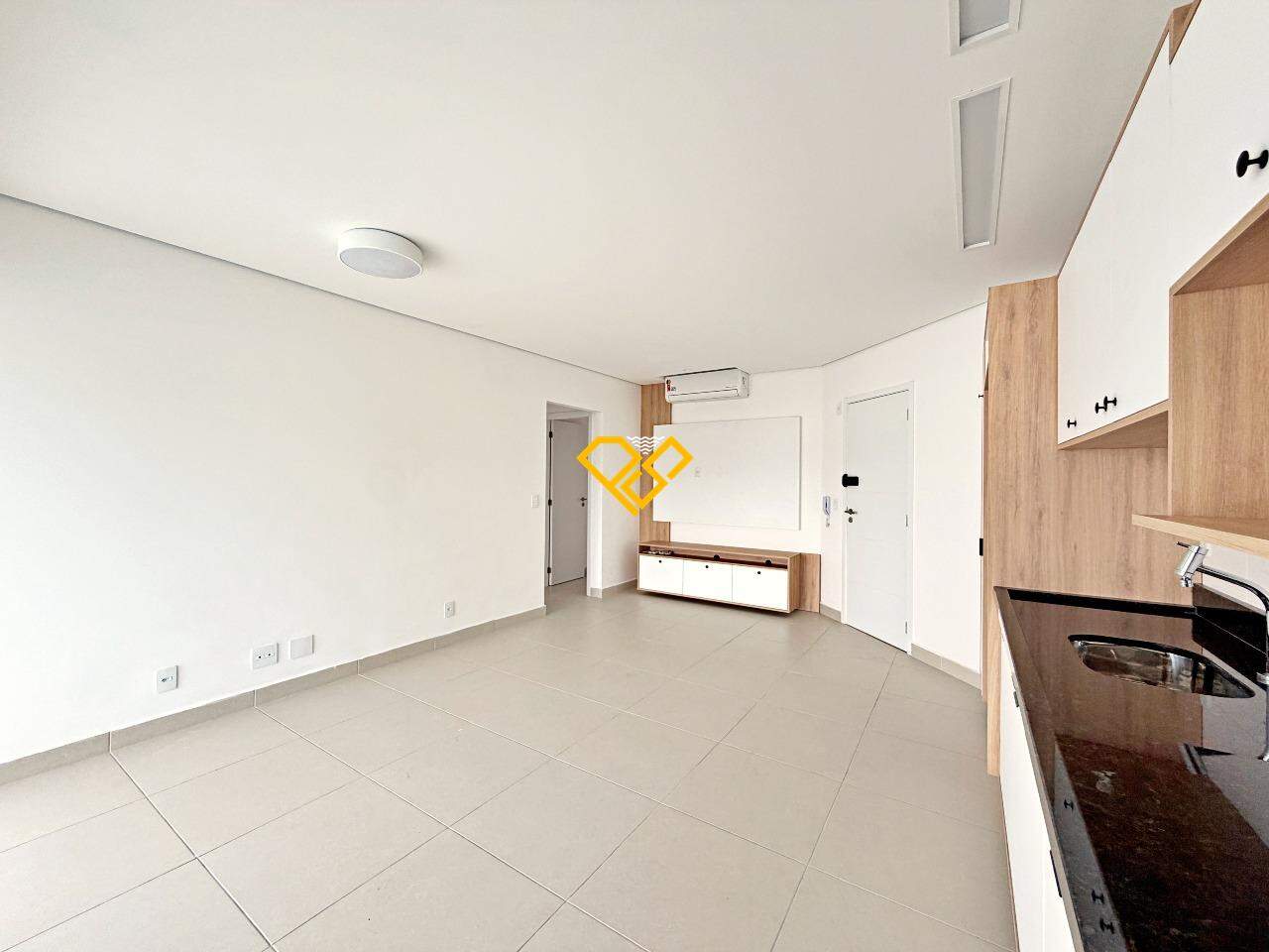 Apartamento para aluguel no Campo Grande: Sala e cozinha integrada