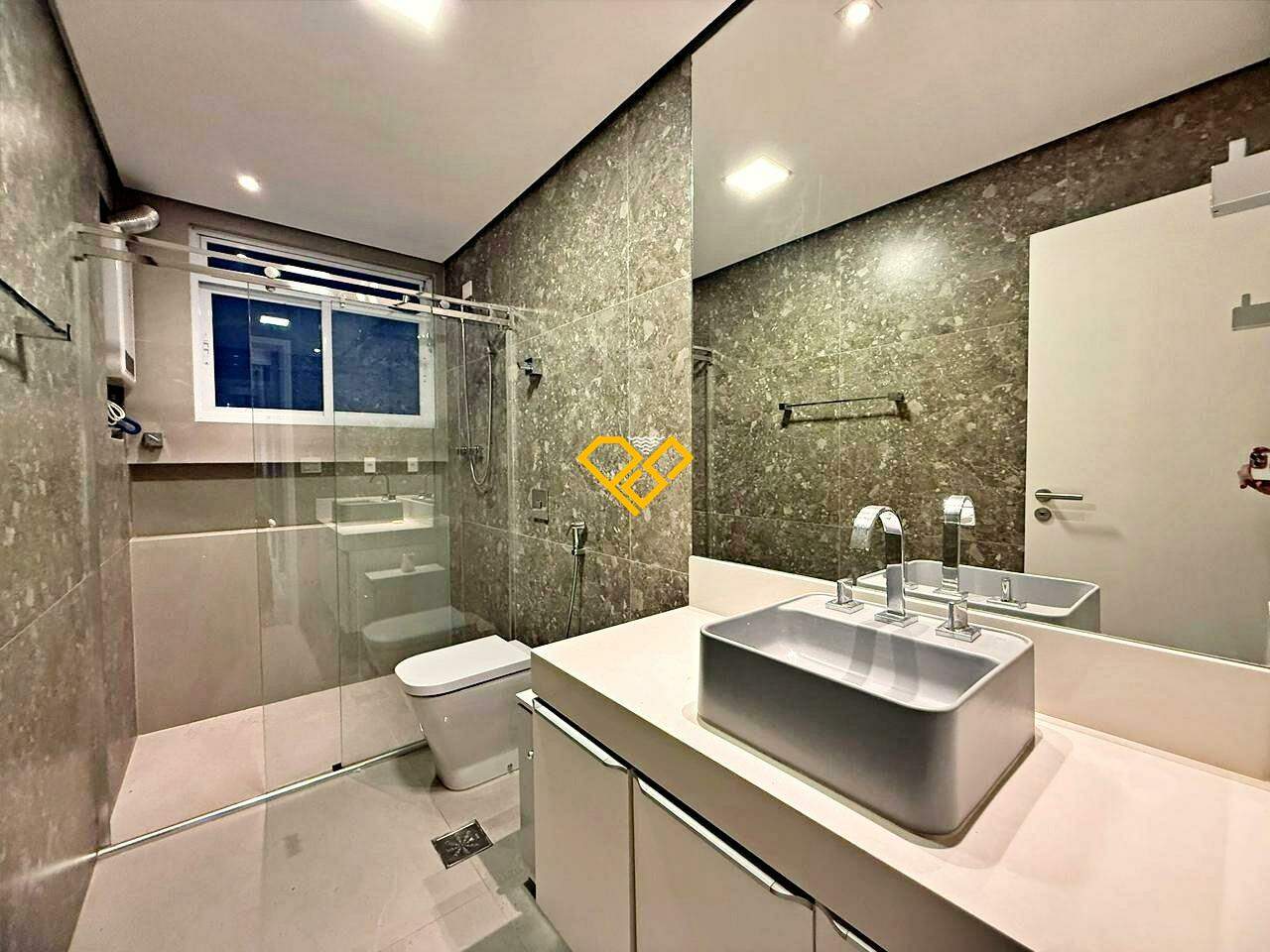 Apartamento à venda no Embaré: Wc suíte 1