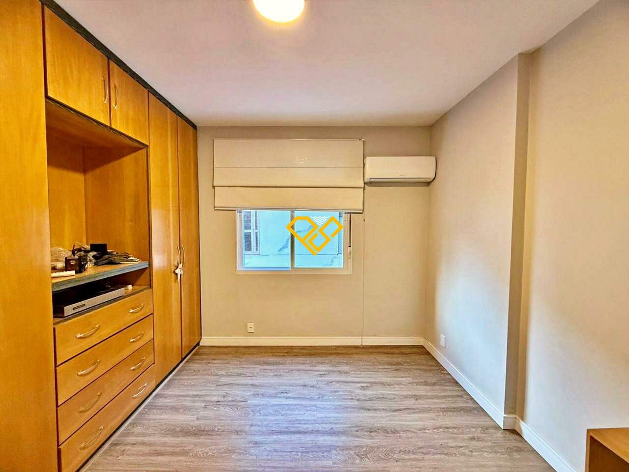 Apartamento à venda no Embaré: Dormitório 4
