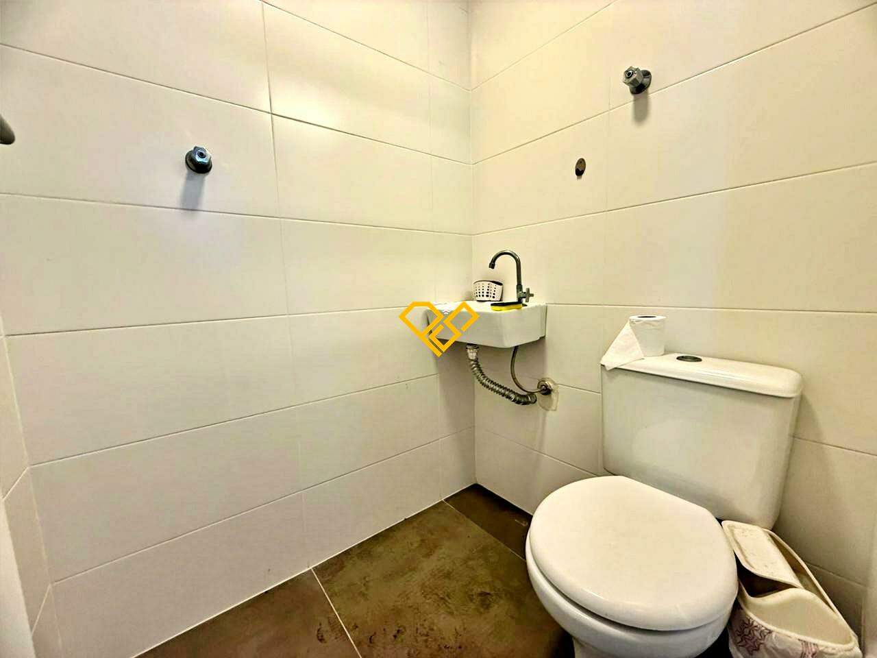 Apartamento à venda no Embaré: Wc de serviço