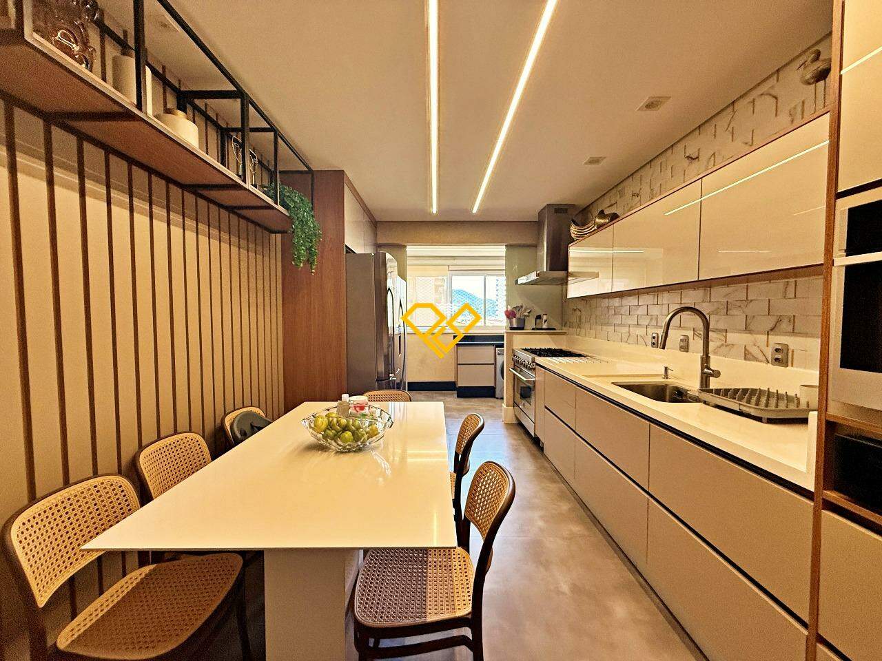Apartamento à venda no Ponta da Praia: Cozinha