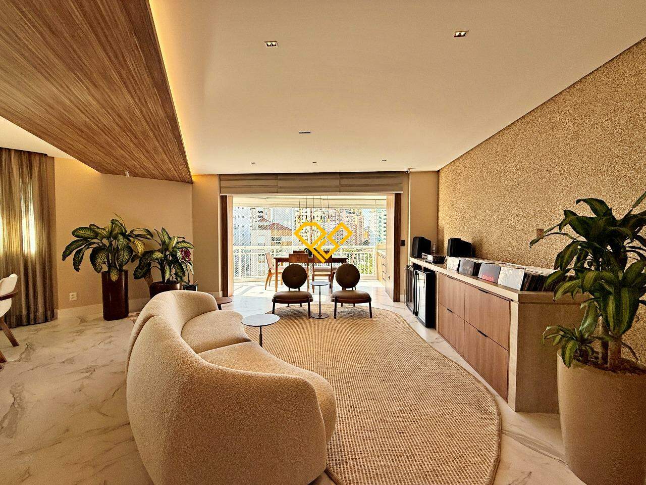 Apartamento à venda no Ponta da Praia: Sala
