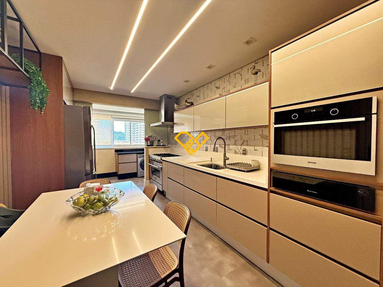 Apartamento à venda no Ponta da Praia: Cozinha