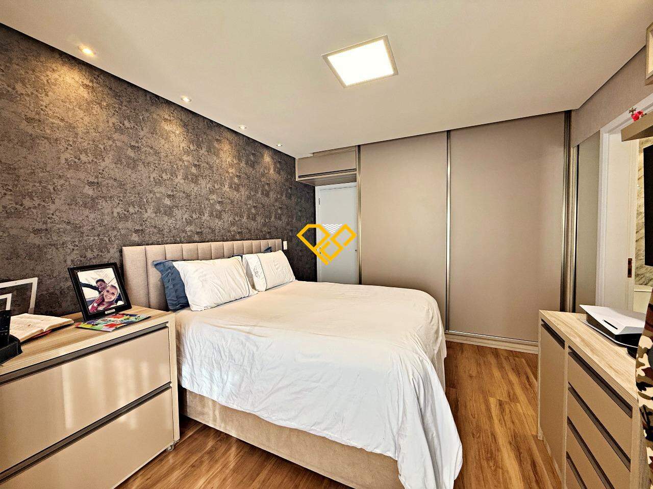 Apartamento à venda no Ponta da Praia: Suíte 2