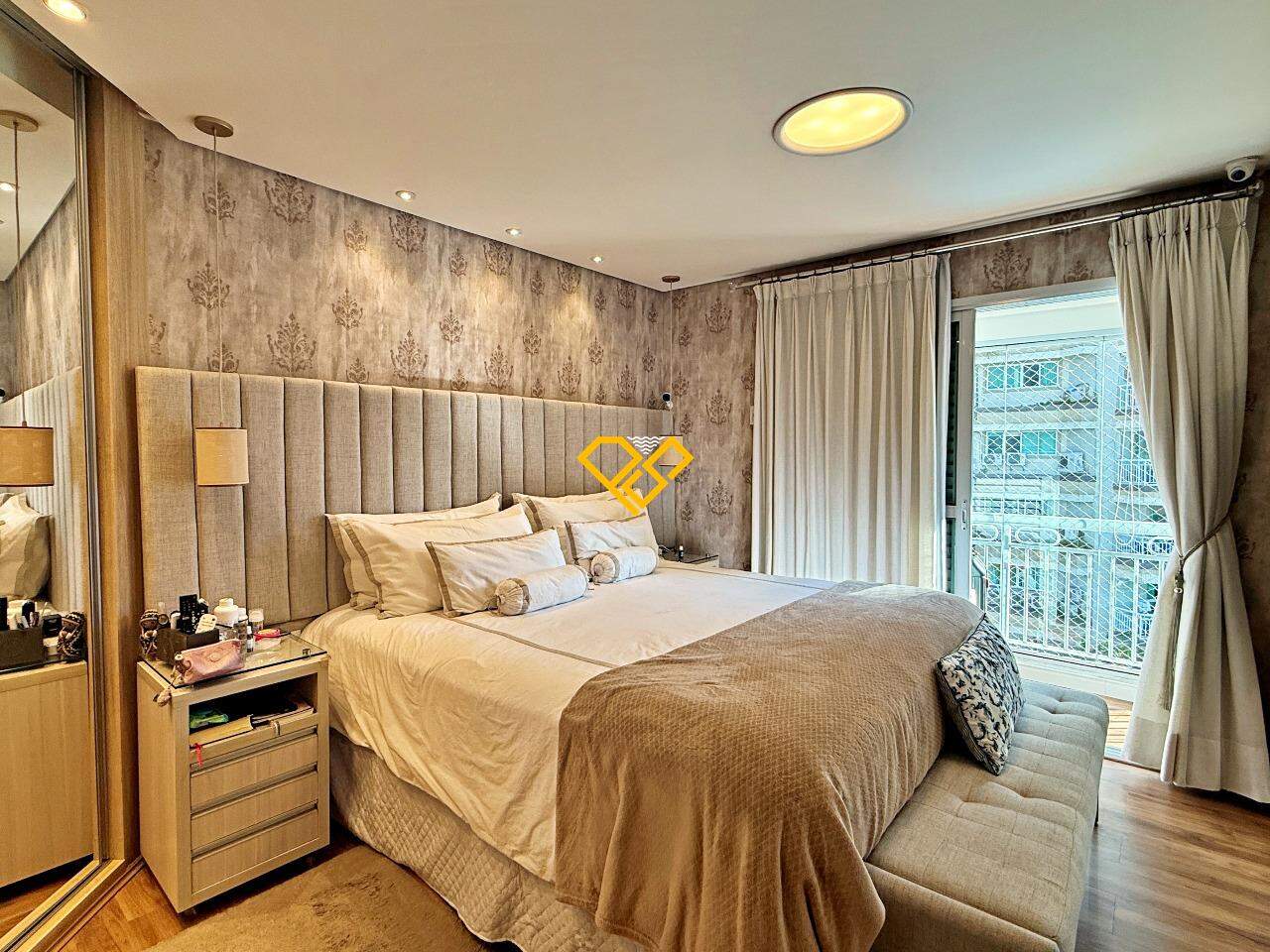Apartamento à venda no Ponta da Praia: Suíte 1