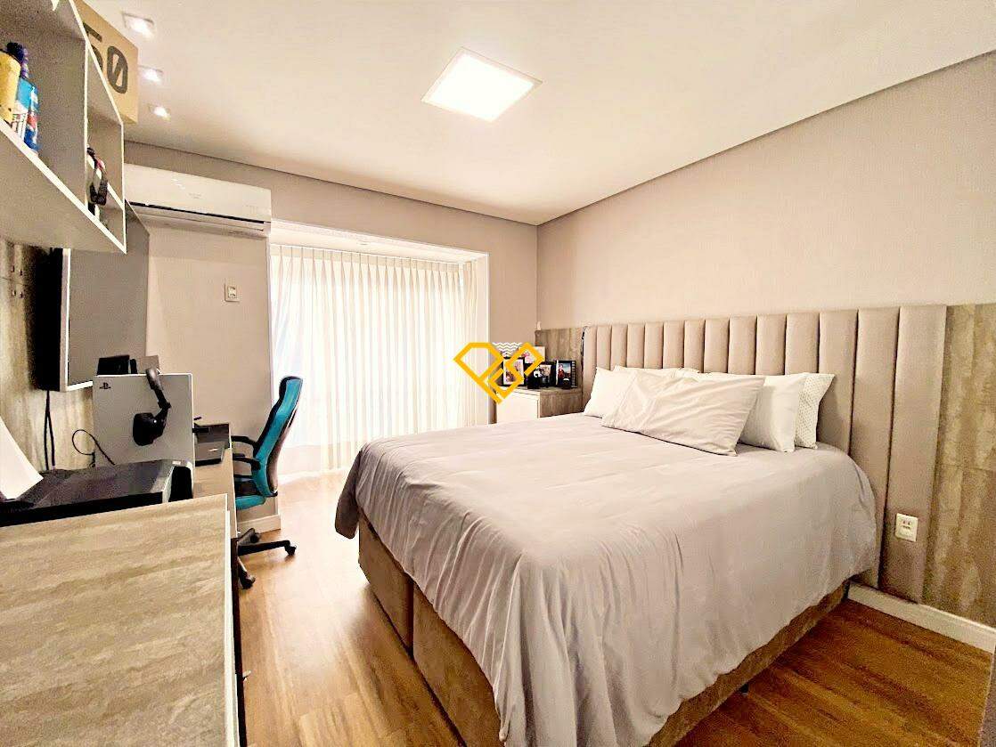 Apartamento à venda no Ponta da Praia: 