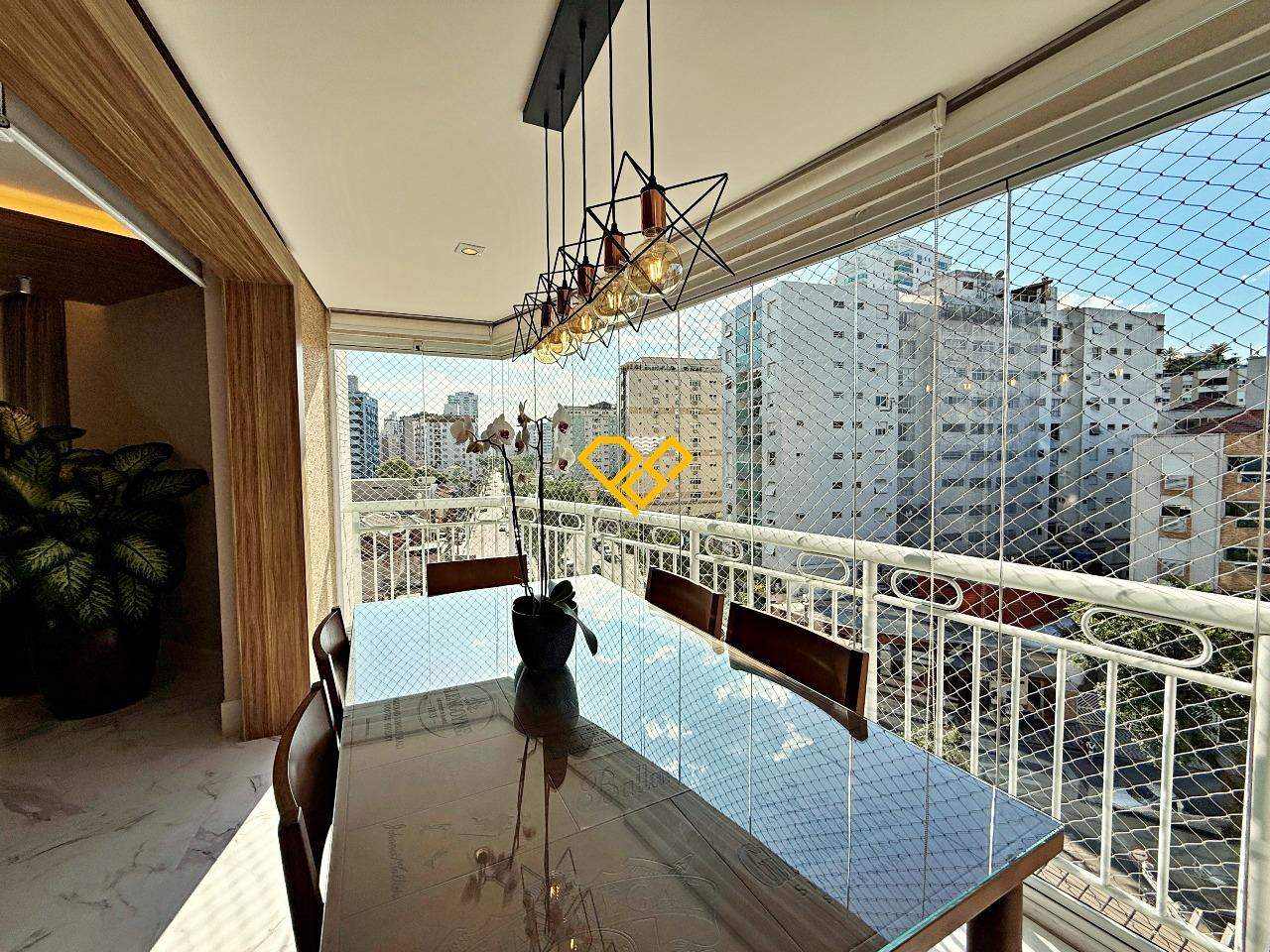 Apartamento à venda no Ponta da Praia: Varanda