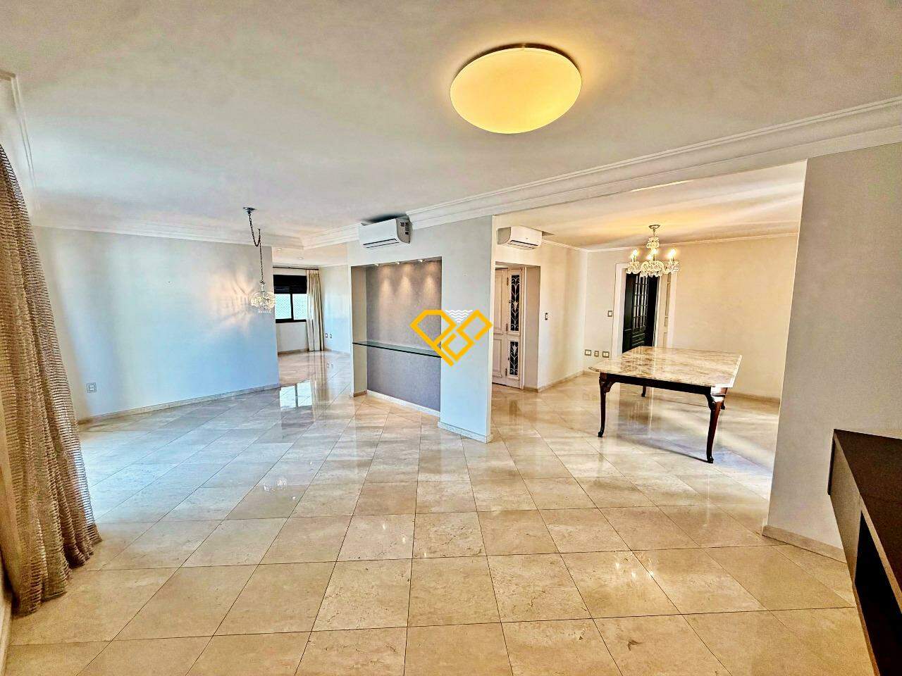 Cobertura à venda no Boqueirão: Sala 1° andar
