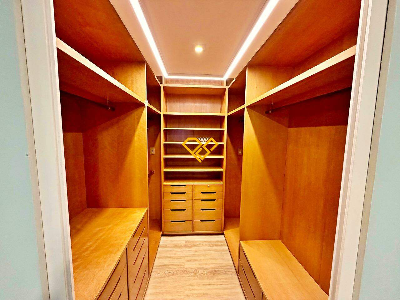 Cobertura à venda no Boqueirão: Dormitório 1 - suíte master - closet
