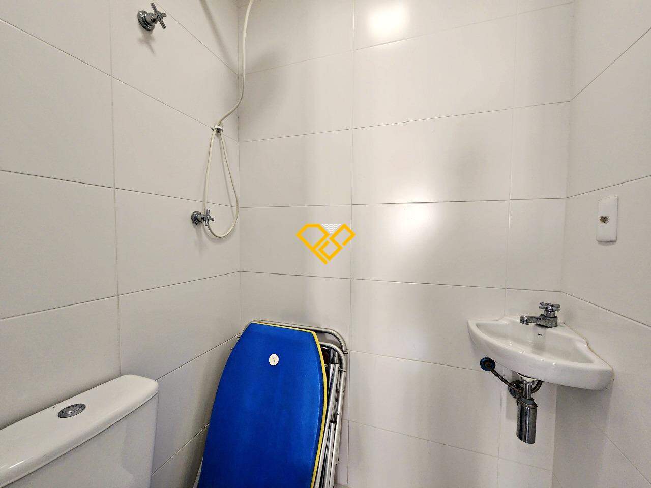 Apartamento para aluguel no Aparecida: Wc de serviço