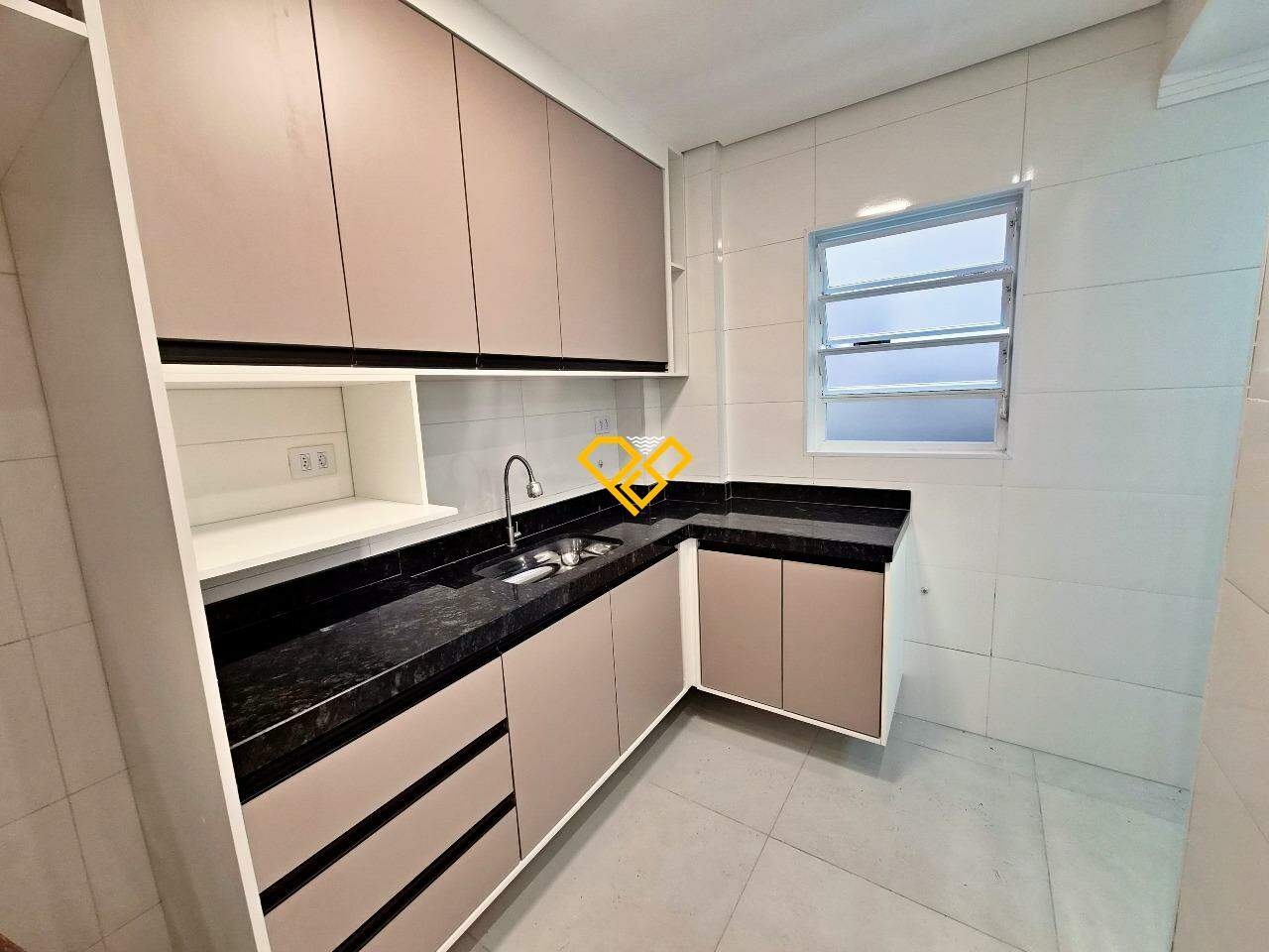 Apartamento à venda no Ponta da Praia: Cozinha
