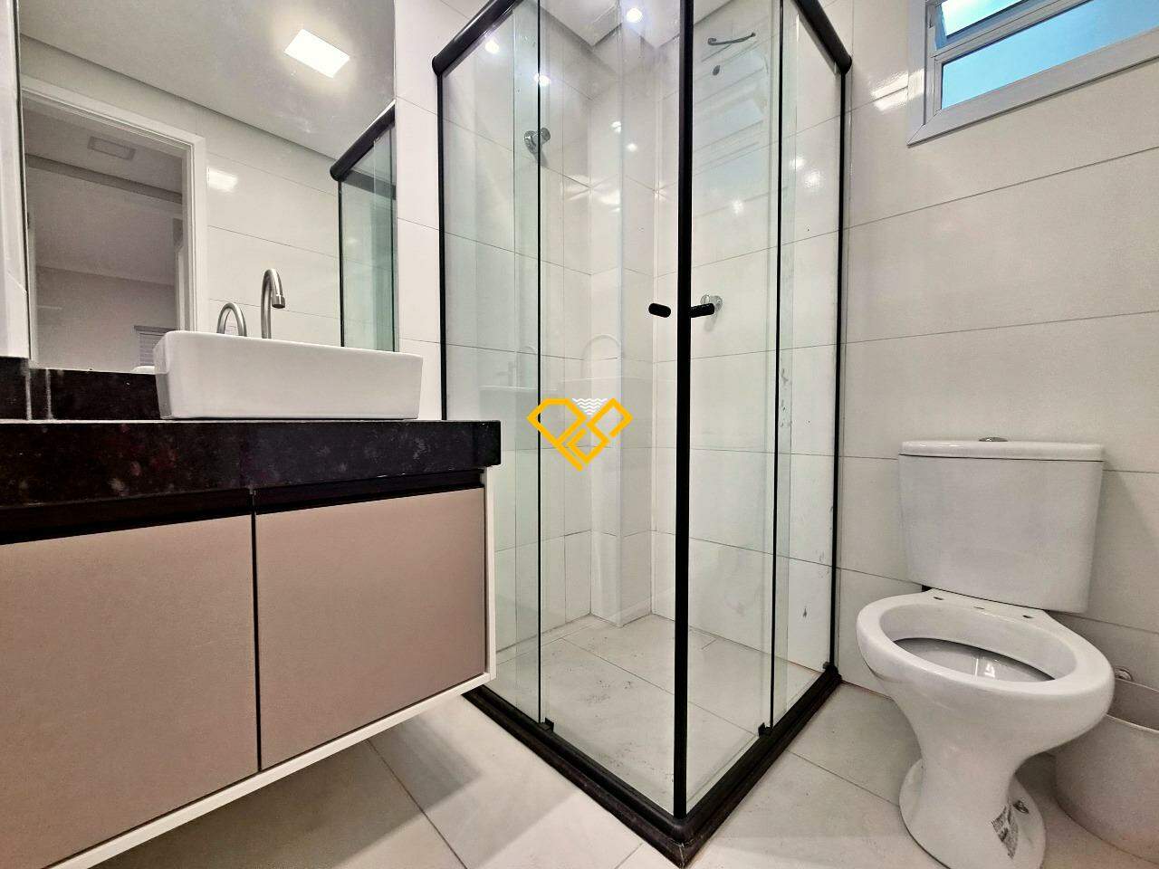 Apartamento à venda no Ponta da Praia: Wc social