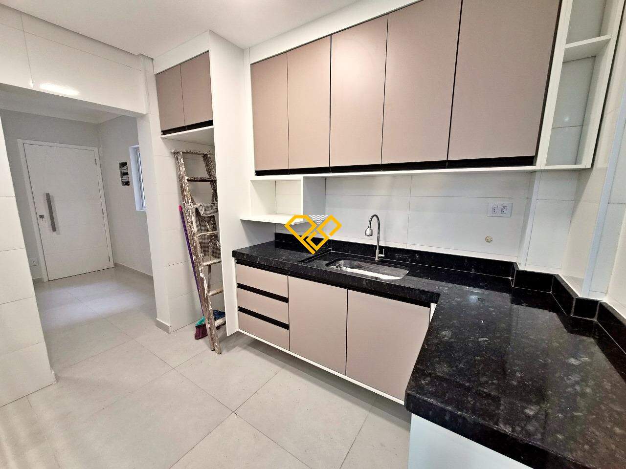 Apartamento à venda no Ponta da Praia: Cozinha