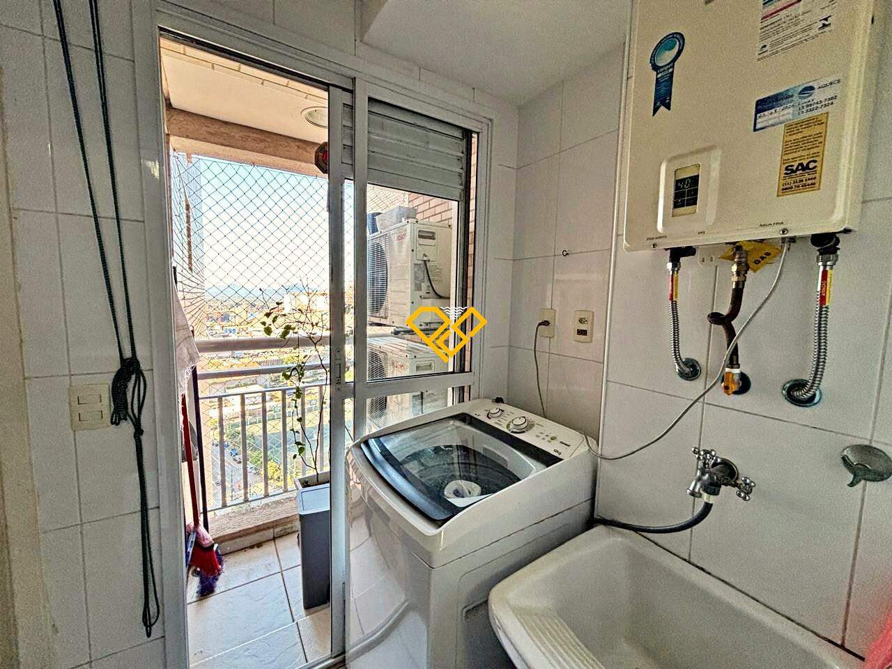 Apartamento à venda no Ponta da Praia: Área de serviço