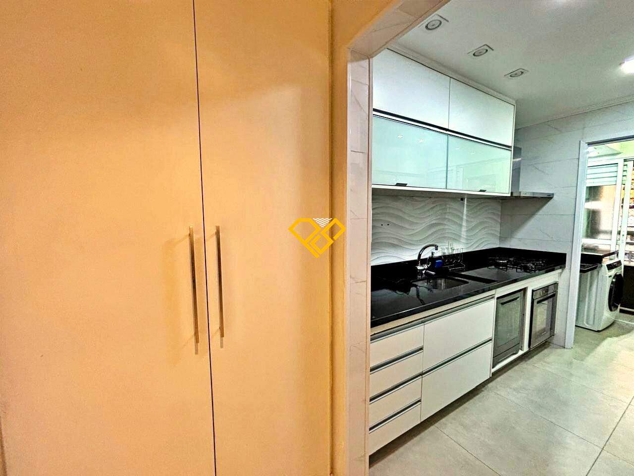 Apartamento à venda no Ponta da Praia: Cozinha