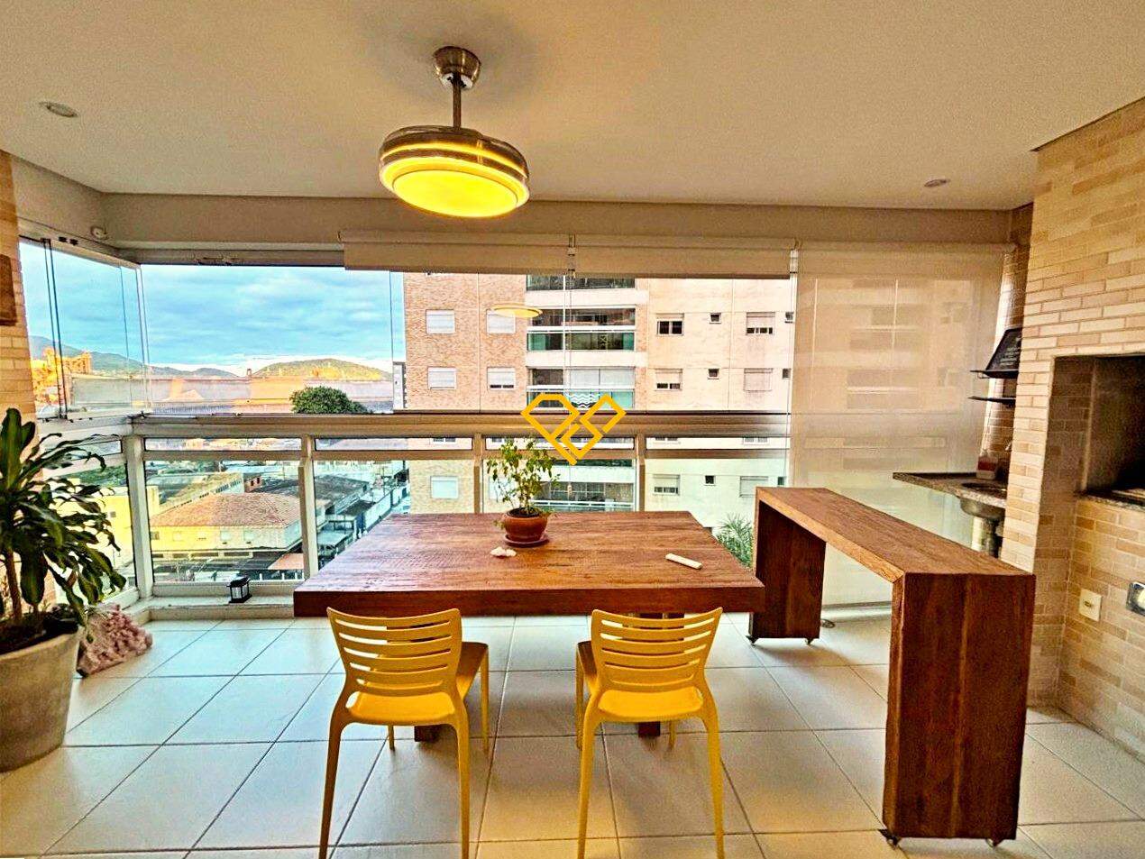 Apartamento à venda no Ponta da Praia: Varanda