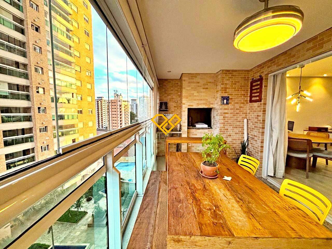 Apartamento à venda no Ponta da Praia: Varanda