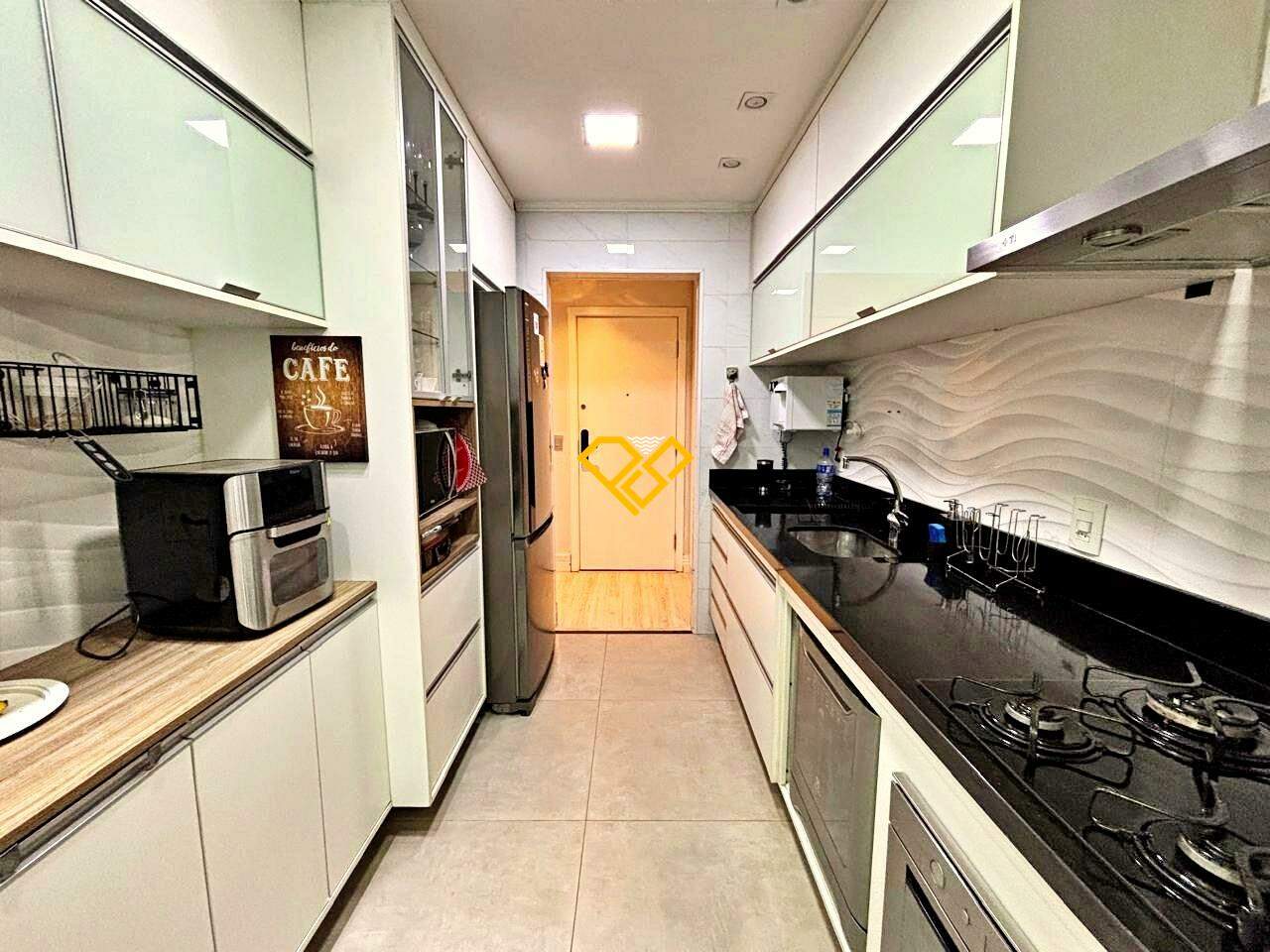 Apartamento à venda no Ponta da Praia: Cozinha